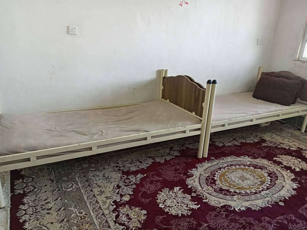 تخت طابقين حديد فول نظافة
السعر 90 وبيهم مجال 
عنوان زيونة يم سومر


**إذا كنت صاحب هذا الإعلان وتريد حذفه لأي سبب، رجاءا أرسل رسالة إلى الدعم الفني**