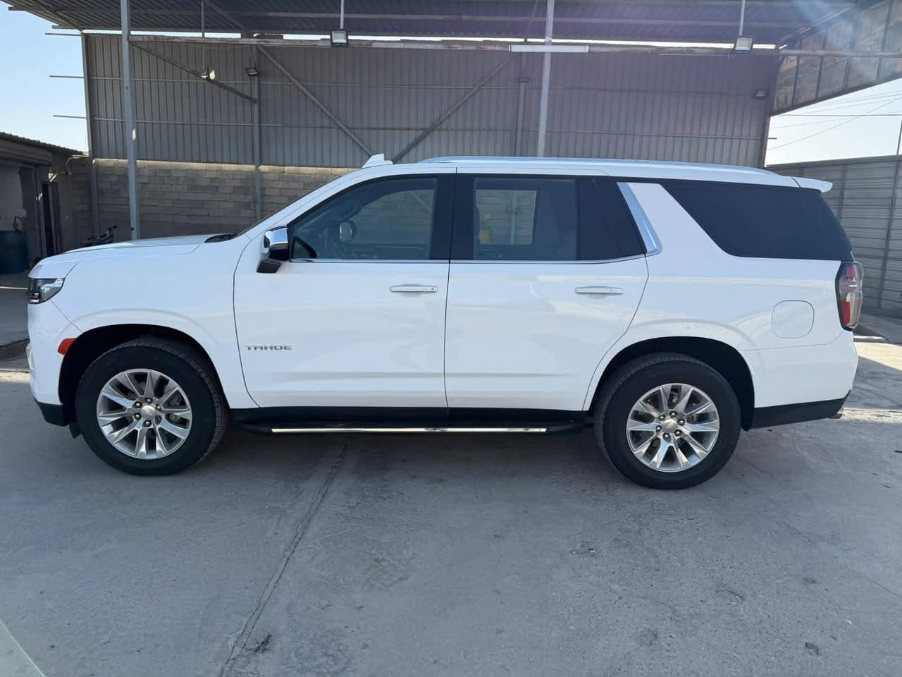 سلام عليكم ورحمة الله وبركاته
تاهو مديل 2023 
وارد أمريكي  البيع او مراوس ب  تاهو ٢٠٢٥
السياره نضيفه وماناقصها شي صور الحادث مرفق 

مواصفات بريمير

رقم بغداد مميز 

بصمه أبواب اربعه 

لايت زنون عالي ناصي 

هند بريك دكمه

حساس امامي خلفي 

رادار امامي وجانبي 

ثلاجه 

تشغيل عن بعد 

إطفاء ذاتي 

فول تحكمات ستيرن جهتين 

تدفئة ستيرين

محرك 5300 

شحن واير ليست وكيبل

كشنات تدفئه تبريد وتدفئة منفصله ضهر 

كشن منفصل 

كشنات كهرباء الأمامي 

اشاير بالمري وباقي المواصفات المعروفه 

حادثها صبغ جاملغ امامي ايمن وخلفي ايمن وتبديل باب الأيمن حادثه مو قوي لكن انصبغن للجماليه والباب تبديل بلادي نفس ألون …

السعر 46 يعني اربع شدات وستين ورقه

مكان السياره بغداد للاستفسار اتصل ***********
