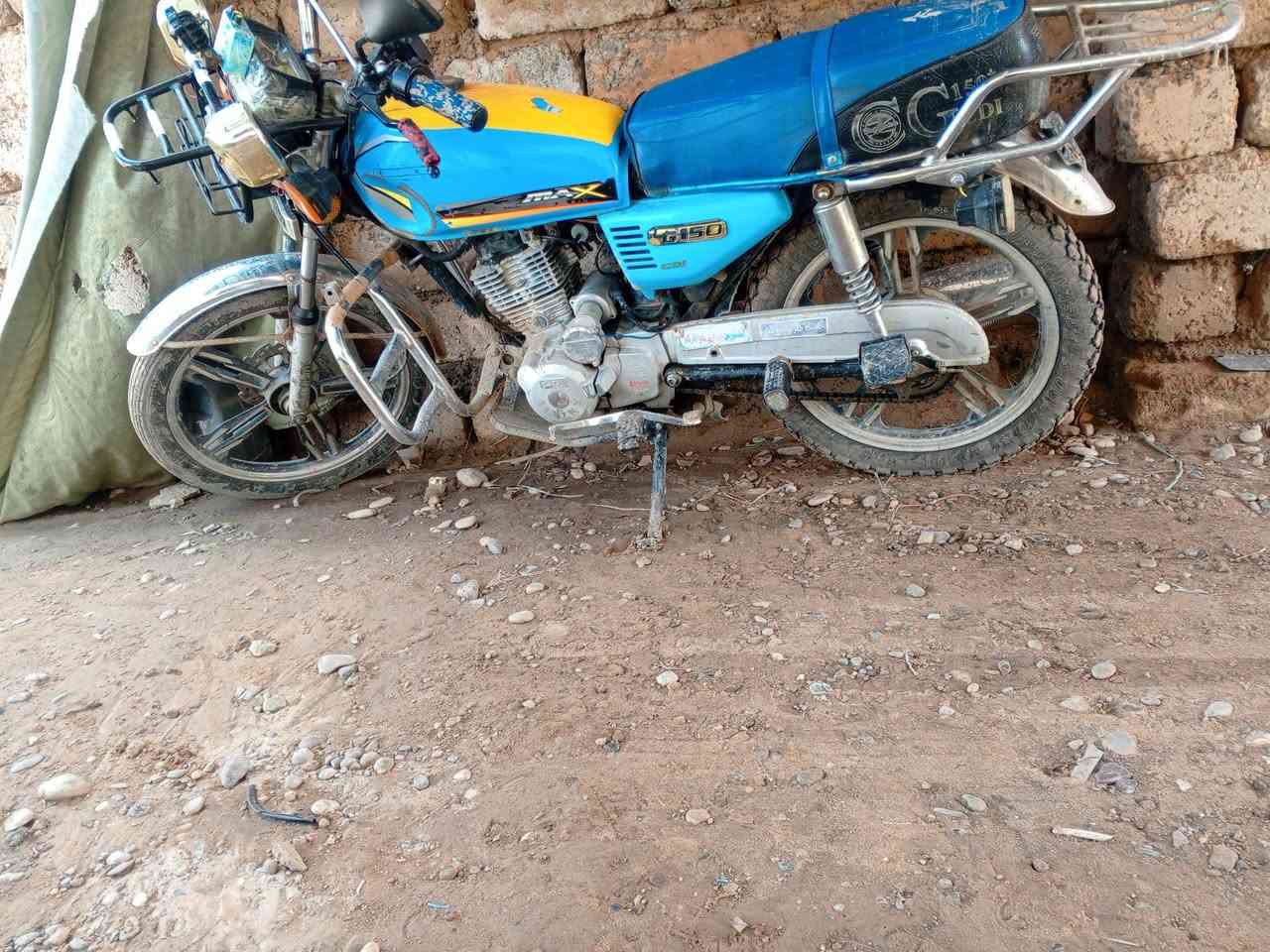 السلام عليكم سيفان موديل 20 
محرك مفتوح مبدل ولفات 
فول نشاط ومعدل 
موطور نضيف ومجنبز 
كهربائيات كلها شغاله + جنبزه
بس بي شويه صوت خرخشه خفيف بالمحرك 

السعر /370 الف ويرهم مراوس


**إذا كنت صاحب هذا الإعلان وتريد حذفه لأي سبب، رجاءا أرسل رسالة إلى الدعم الفني**