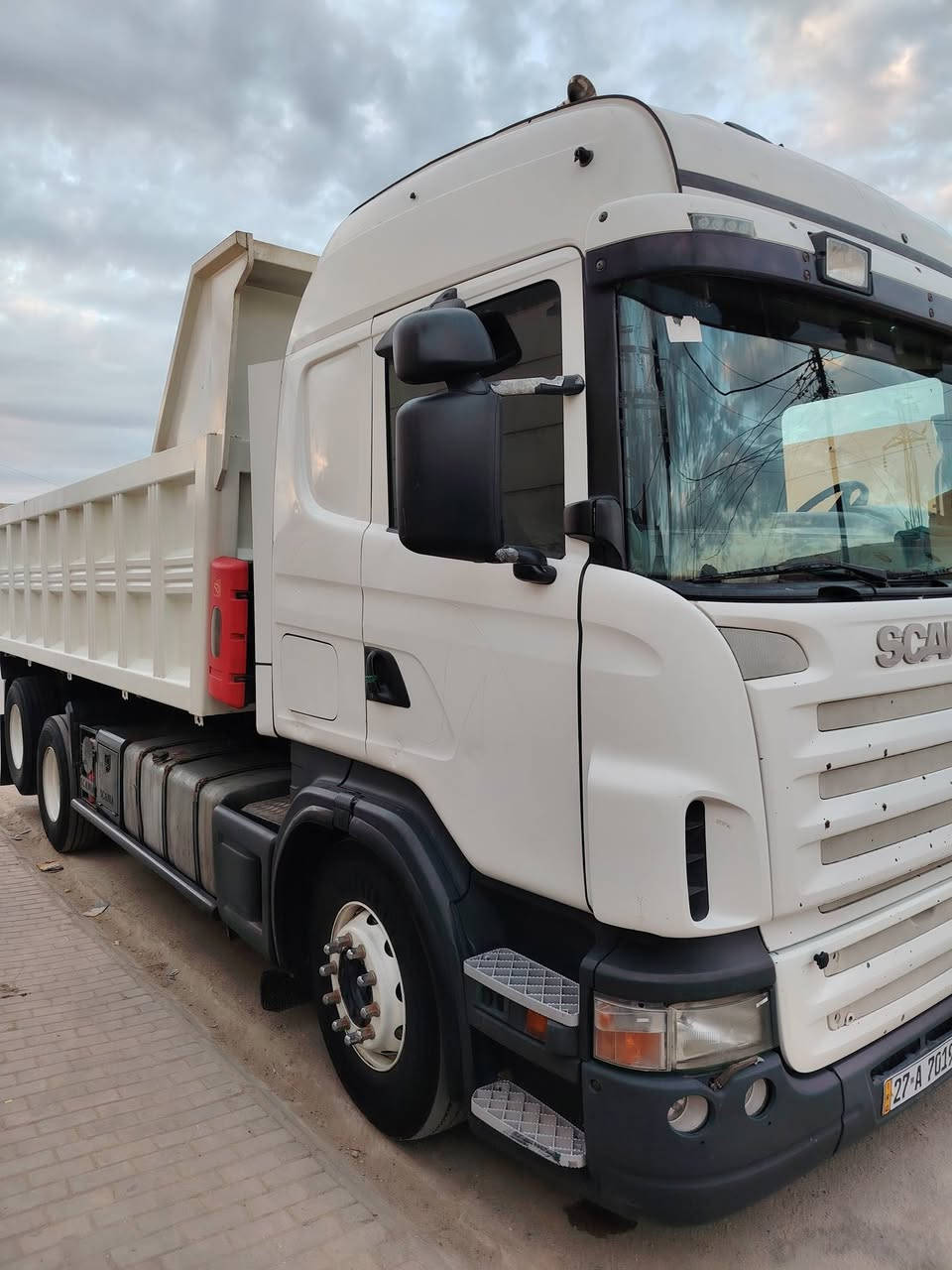 للبيع موديل ٢٠٠٦ بسمي لل٢٠٣٠ رقم نكليزي
تخم تاير مكينه كفاله ٨ نجكتر  ٦٢٠R 
الشاصي مكفول حته من الصبغ
قماره مكفوله خلفي مامي جوبلس كير كوبره ٣ب٣
بدي تفصال تدفه تبريد بل سنويه قلاب
سياره ع وضع الشركه برغي  ماعايزه
بريك كله دسك  ***********
 السعر ٣٨٥ بيه مجال بصيط
