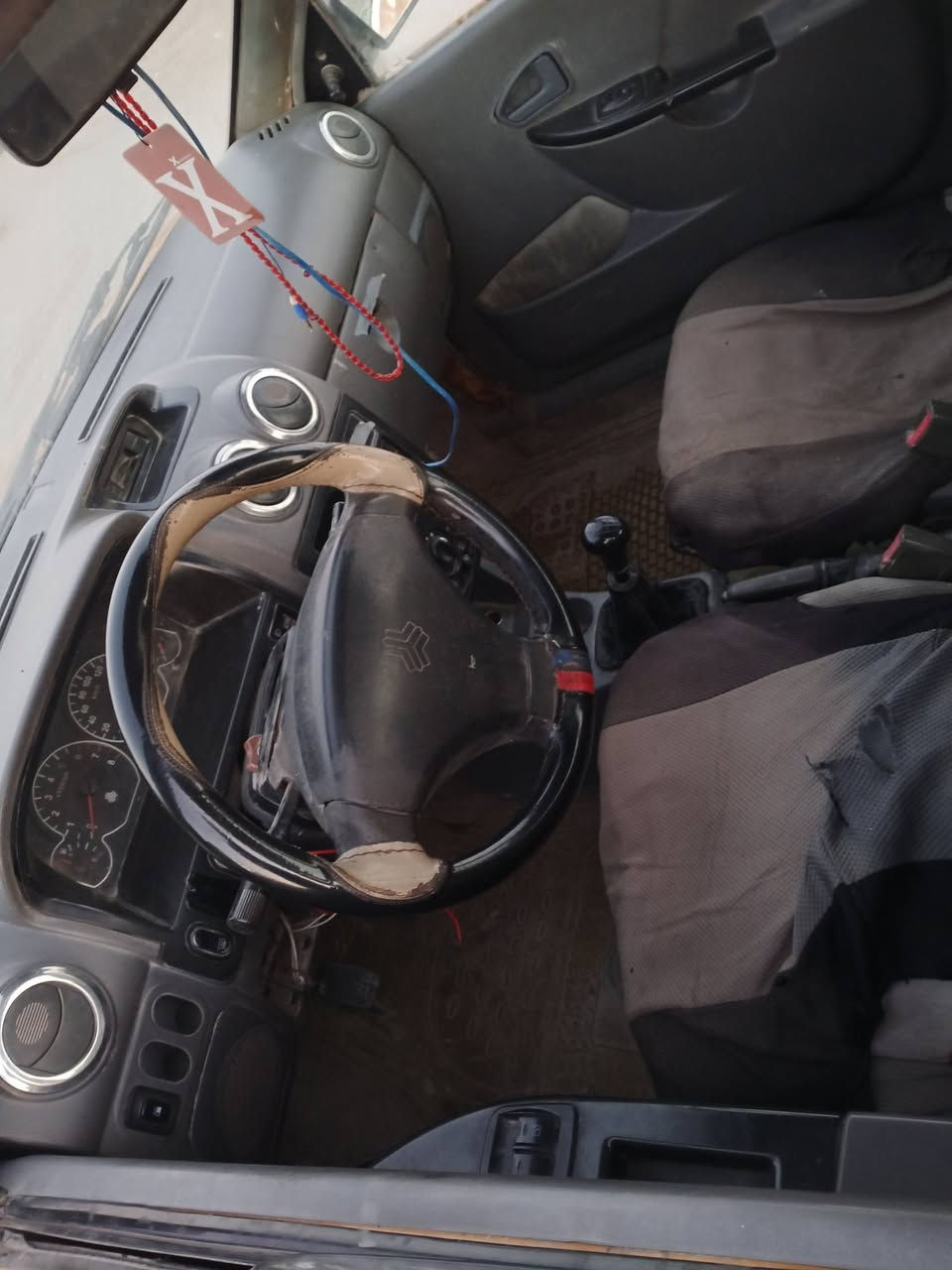 السلام عليكم سياره سايبه موديل 2011 ما اندر راعيها رقم بصره نهالي كربلاء سعرها بستها 6مجال ثانويه هي ساقطه بال 24 رقم الموبايل ***********
