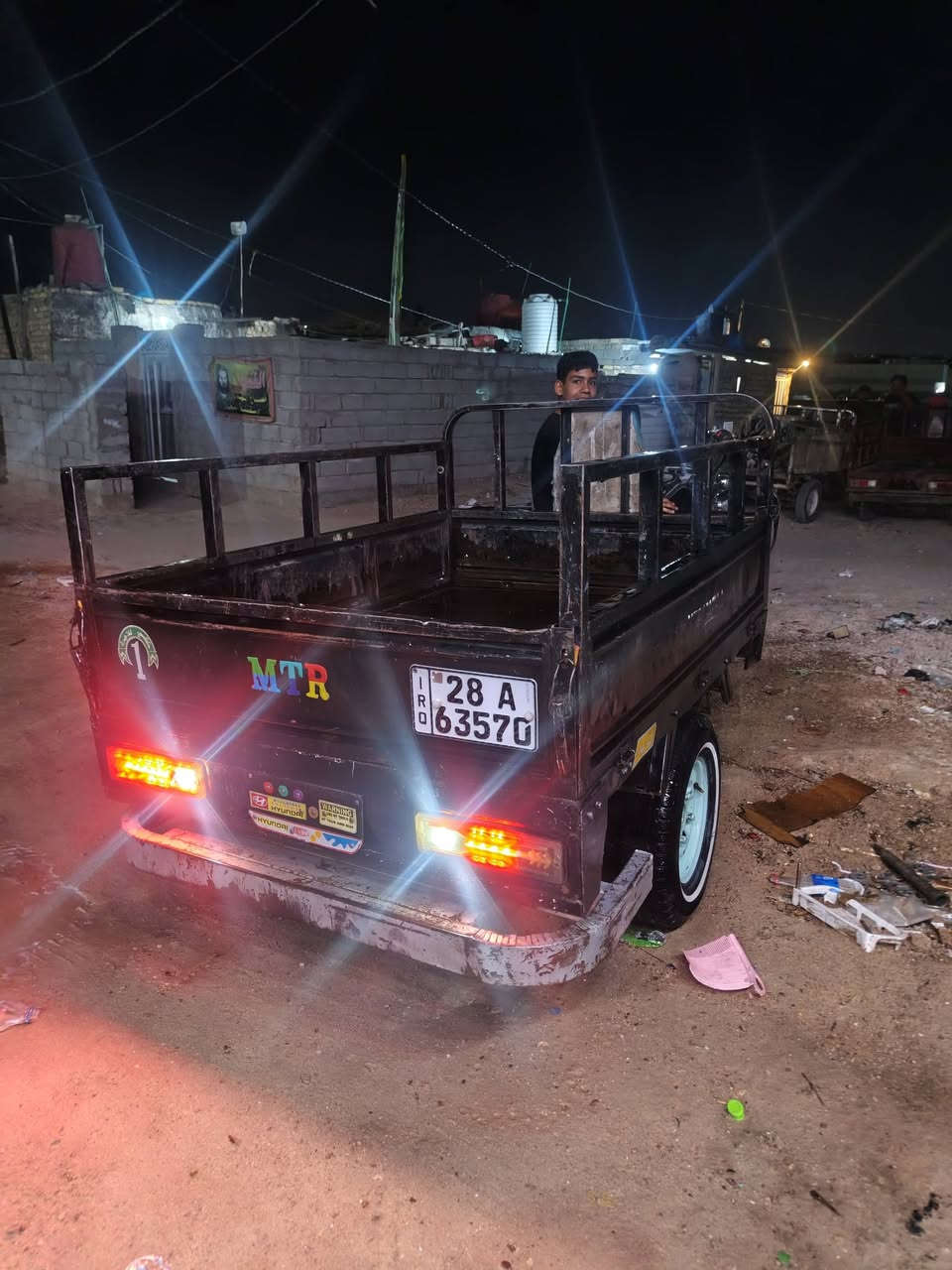 ستون للبيع مديل 21 المكان نجف حولي للاستفسار اتصل بل رقم ***********
