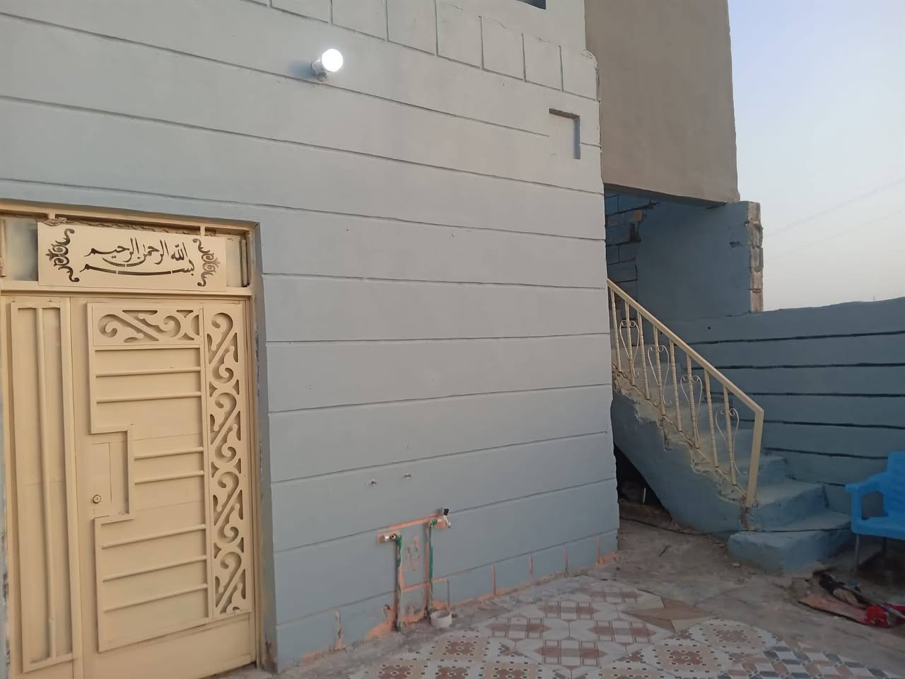 السلام عليكم بيت للبيع
المكان حي المنصور المساحه
200 متر
يتكول من غرفتين الغرفه الاولي 6×4 والثانيه 3×3 وهول 6×4 بيت مرتب وجاهز
للستفسار ***********
