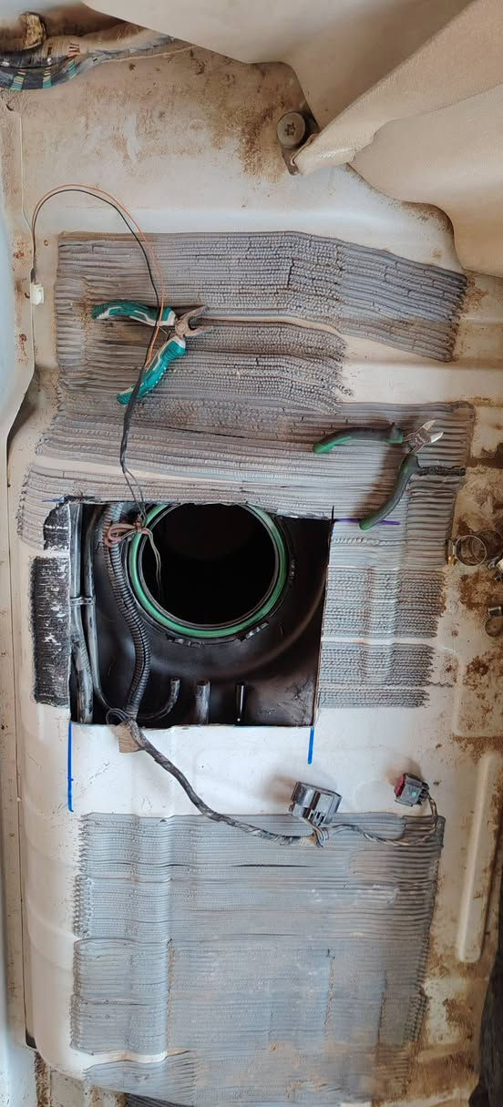 شفر اكونكس.. 
#عمل فتحة فيت بم 
#تبديل فيت بم مع فلتر البنزين 
#تبديل طوافات. وتشغيل كيج البنزين
#ورشة أنور سوزوكي كربلاء المقدسة الحي الصناعي شارع السايدين سايد الدخول
***********
***********
