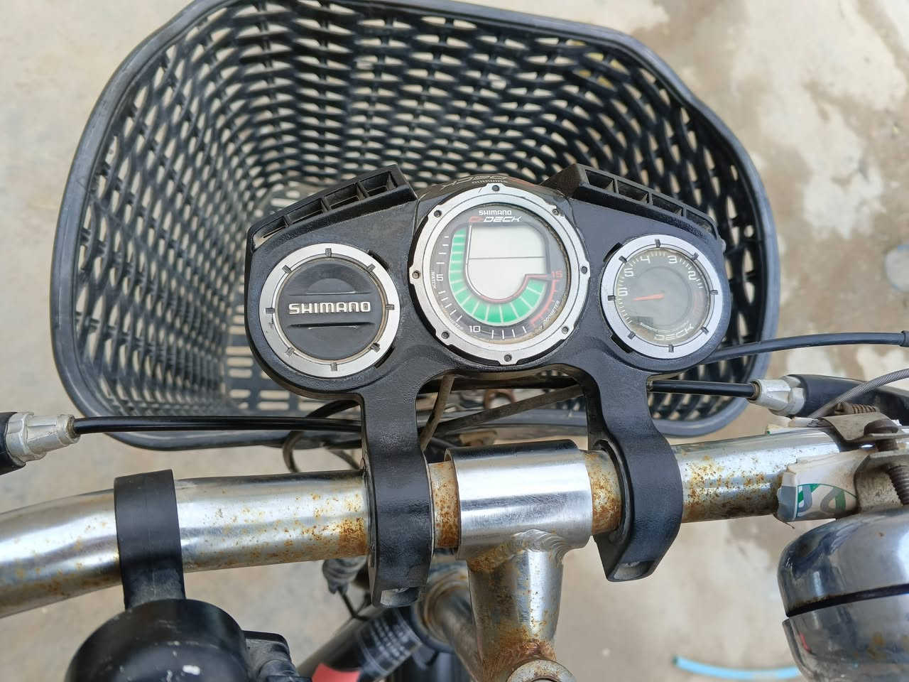 بايسكل ياباني حجم 26 كامل مواصفات حساس كيج سرعة بدالة سعره 100الف وبيه مجال قليل أو مراوس بايسكل حجم 27او 26 موزة مكاني حي المعلمين رقمي ***********
