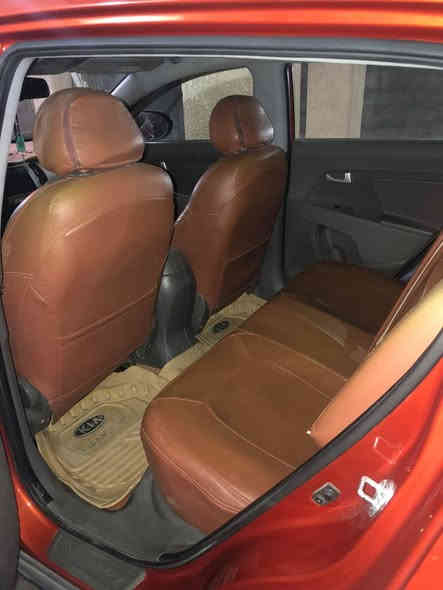 كيا سبورتج 2015 خليجي 
بيه جاملغ ايسر امامي فقط بدون دواخل 
بارد حافة البنيد اصبع لا غير 
ماشيه 132 
تحكم ستيرن 
شاشه 
كامره
حساسات خلفيه 
لايت دوار ويا الاشاره 
***********
بغداد اليرموك 
السياره على يد وحده و بسمي
