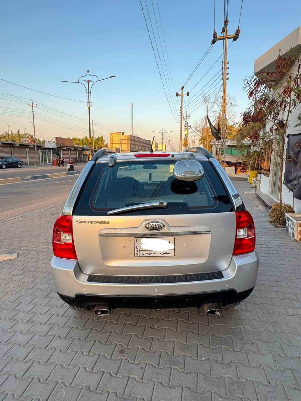 السلام عليكم كيا سبورتج ٢٠٠٩ خليجي سياره نظيفه وجاهزه تخم تاير جديد حداديه تبريد محرك كير  بيهة صبغ باب وجاملغ صبغ  مواصفات شاشه كامره حساسات اشاير بلمري كشنات جلد +تدفئه محرك ٤سلندر٢٠٠٠ رقم بصره مشروع تحويل مباشر سعر ٩٥ وبيهة مجال *********** العنوان البصره
