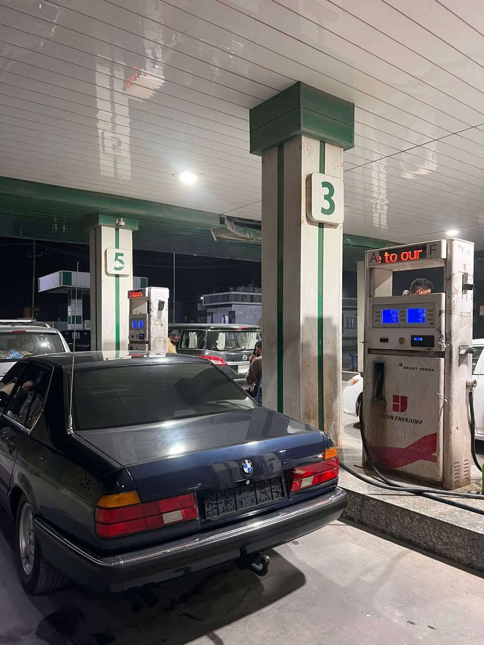 بي ام 1991
730 اصل لون نيلي
صبغ عام فرن 
كفاله عامه من ضربة وخياس 
كهربائيات كلهه بلاد ونظيفه
غرفة جلد اسود جدا نظيفه 
كلشي بيهه شغال 
ادامه عامه مسوي للسياره 
فيت بمب
نوزلات
بلكات
كازكيت 
فلاتر 
صوندات بانزين
قاعدة وطوافه 
بنكه كهرباء 
صدر جديد
كمبريسر جديد 
حساسات حماوه وتشغيل صباحي جدد
باتري جديد
لايتات جدد 
ولف حماوه وجوينات جدد 
السياره مابيها اي نقص وترايهه جدا حلو وناعم 
رقم صلاح الدين تحويل مباشر 
السعر 75 وبيهه مجال جدا بسيط
مكانه صلاح الدين _بلد 
اتصل ***********
