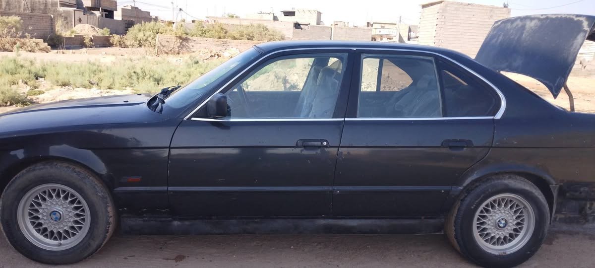 السلام عليكم بي ام 535 للبيع رقم انبار موديل 92 سنويه 27 تخم تاير ويلكم نحله سبير جديد سياره نصبتها حلوه مكان السياره الفلوجه السعر 38 وبيها مجال 
***********
***********
