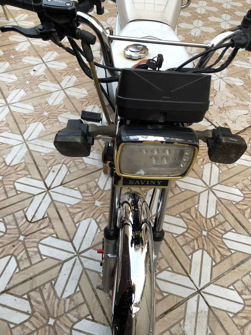 سلام عليكم 
سيفان ٢٣ 
دراجه نضافه كدام عينك فول 
محرك مامفتوح 
دراجه مابيها نقص ابد 
مكاني حله 
للبيع او مراوس بسيفان ٢٥ 
موجود خاص 
ملاحظه:- صندوك مو وياها


**إذا كنت صاحب هذا الإعلان وتريد حذفه لأي سبب، رجاءا أرسل رسالة إلى الدعم الفني**