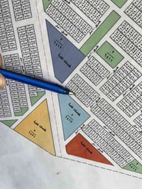 لبيع 100 متر عل خدمات وعل ضغط رقمها 4625  سعرها 22 وبيها مجال الاتصال ...