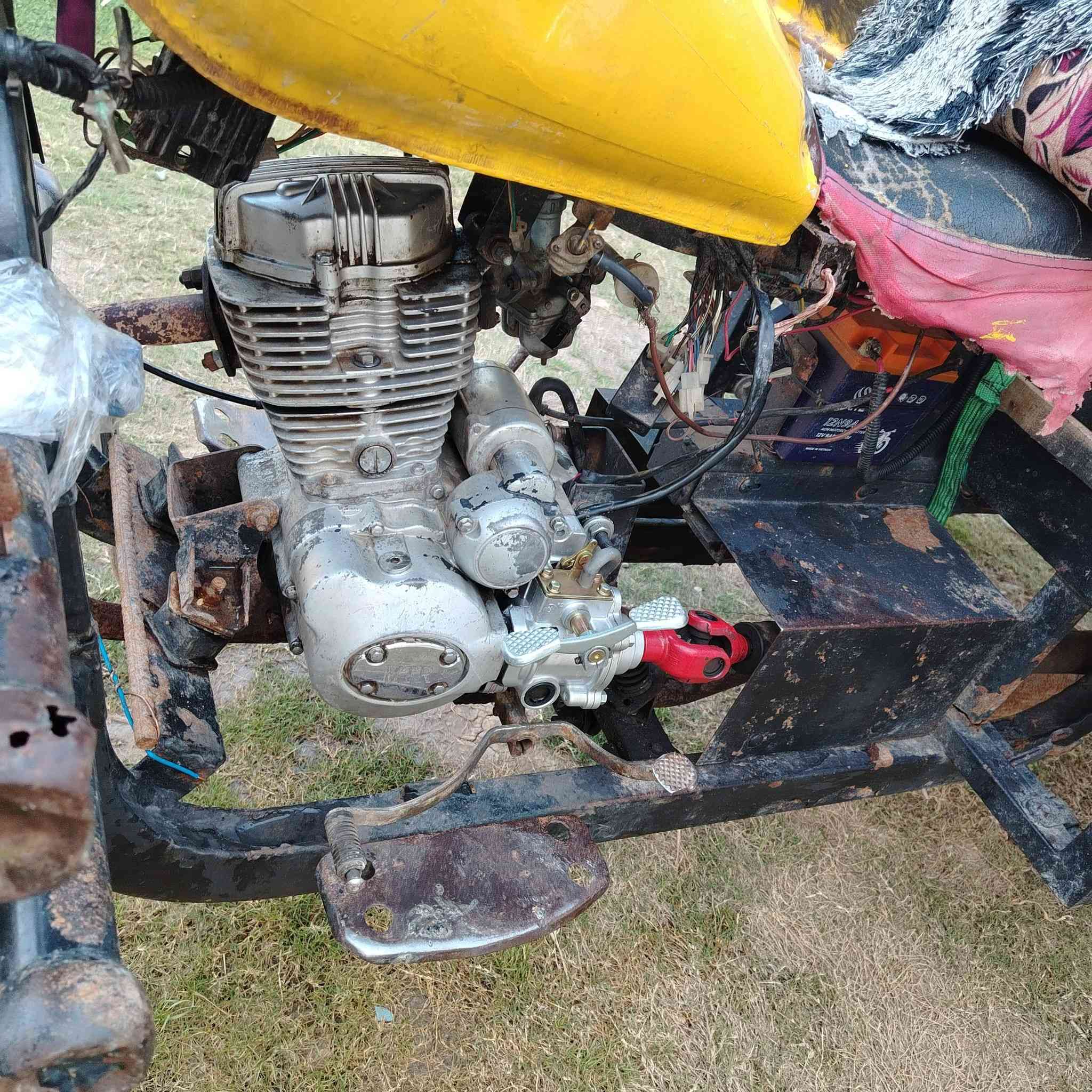 السلام عليكم ستوته البيع موديل 
2013بيها أوراق سعر 800الف بيها مجال الشراي ***********
