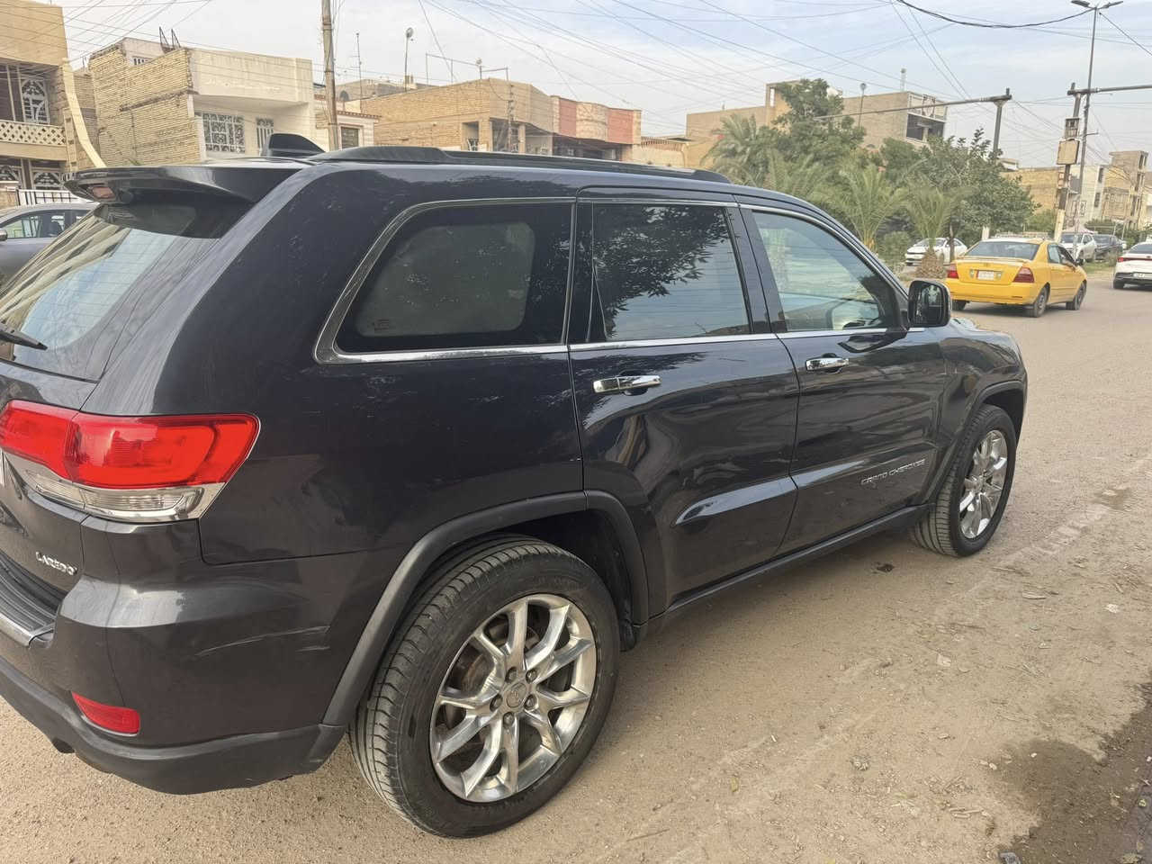 جيب لاريدو موديل 2014 المرغوب
مكفوله كير و مكينه 
كفاله شواصي ايرباكات
ويل 20 
تخم تاير جديد
منضومية زنون اصليه
رقم دولي بكان سياره بغداد شعب   بيها سونر يم ل مندلاوي السياره بيه 3 قطع صبغ 
جديد مسوي بقل منها سعر قفل 🔏 155  شراي هاذه رقمي ***********
