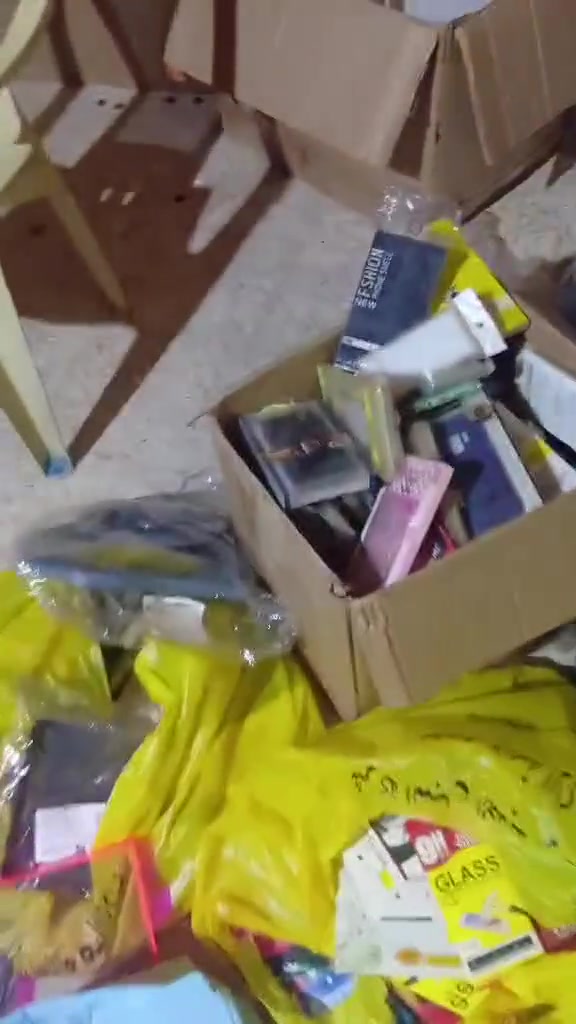 بلاش حاجه بالف شي ان اشكال عنده كل يومين نفتح كارتون شي ان اشكال يطلع بي ملابس اكسوارت هديا  تيشرات مواد منزليه مواد كهربائيه مشكل يالوز


**إذا كنت صاحب هذا الإعلان وتريد حذفه لأي سبب، رجاءا أرسل رسالة إلى الدعم الفني**