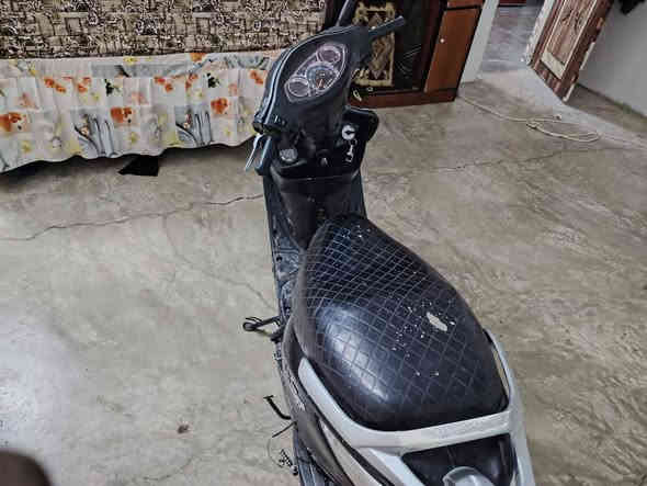 لسلام عليكم كايمكو سعر 325 بدون اوراق بدون اوراق مكان الرمادي رقم الهاتف***********
