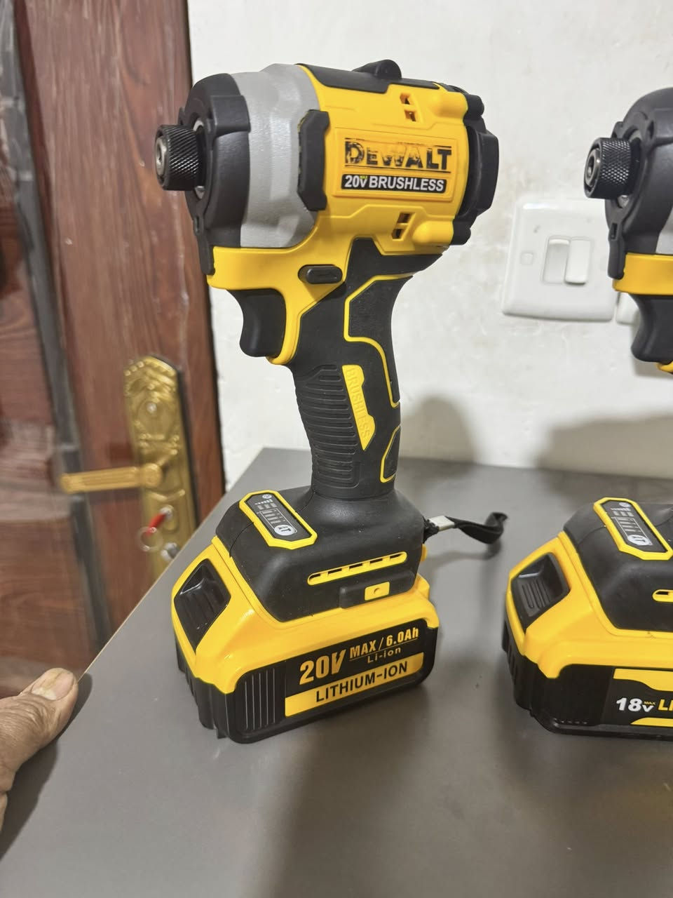 تحياتي للجميع. 
دريل امباكت. امزون.   معه شاحن. وبطاريه.    
السعر. ١٢٥ الف.


**إذا كنت صاحب هذا الإعلان وتريد حذفه لأي سبب، رجاءا أرسل رسالة إلى الدعم الفني**