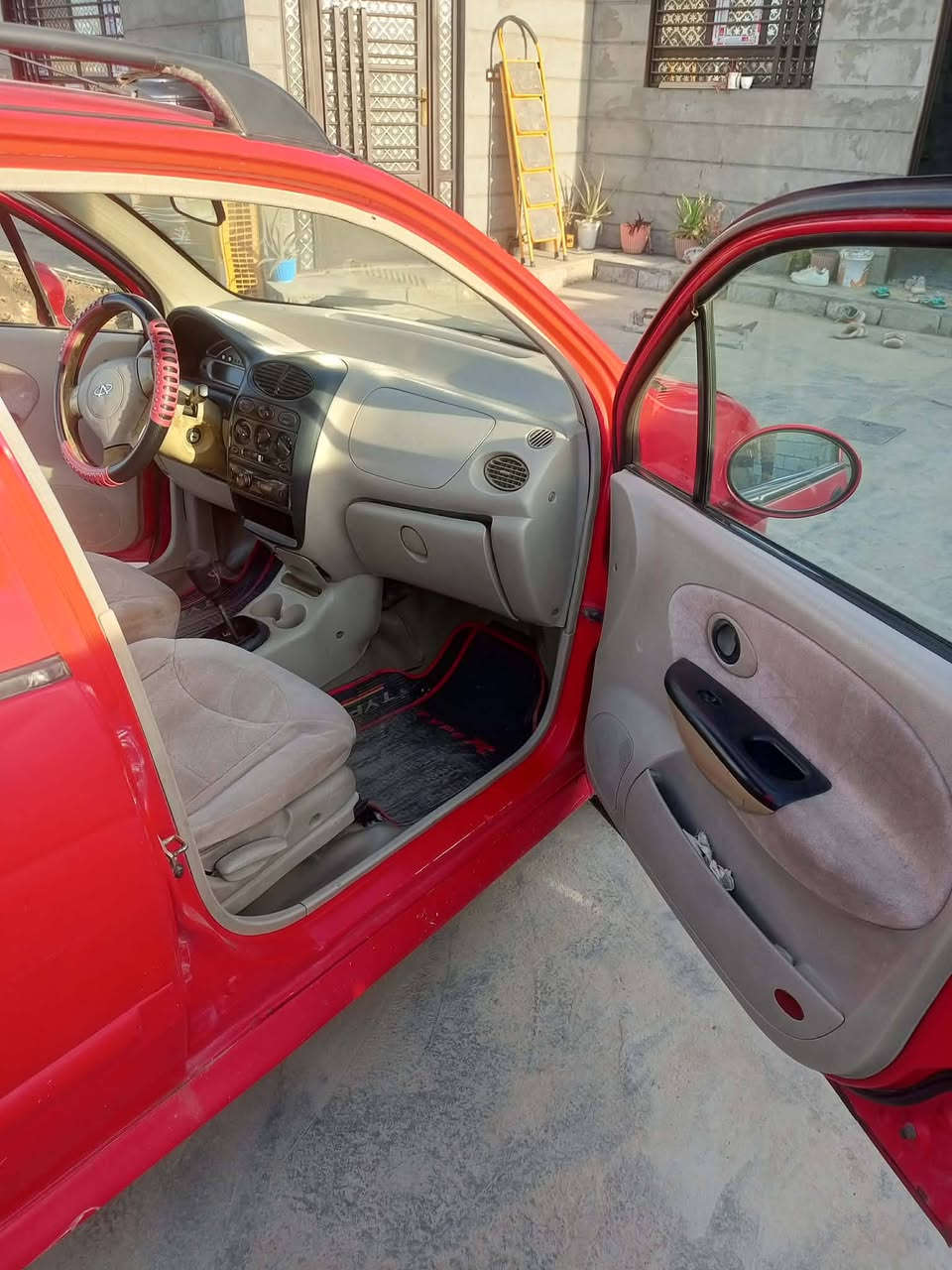 السلام عليكم
للبيع كيو كيو موديل 2012  رقم بغداد انكليزي تحويل مباشر مكينه كير اوتو تخم تايرات تبريد شغال كهربايات كلها شغاله 
السعر ٣٥ وبيها مجال الطيبين
المكان صلاح الدين
الاستفسار ***********
