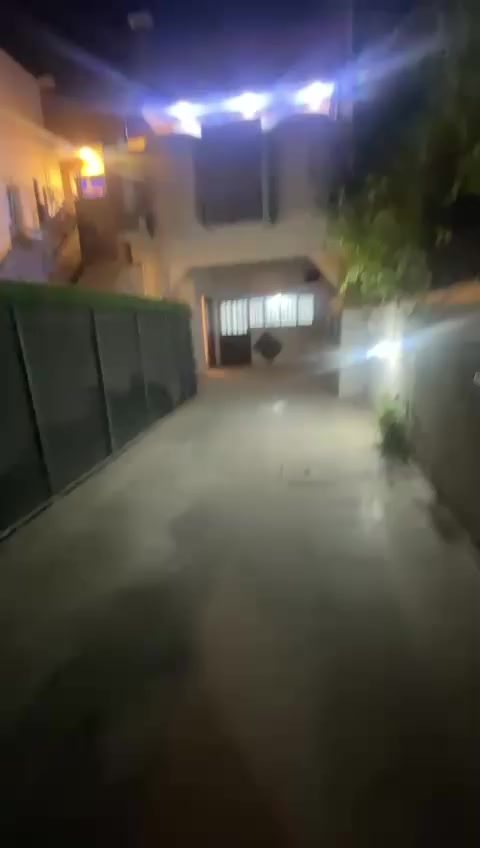 للايجار بيت طابق ارضي غرفتين وصاله ومطبخ هول داخلي كراج كبير عائله او مخزن العامريه حي المحامين الاستفسار الاتصال على الرقم ***********
