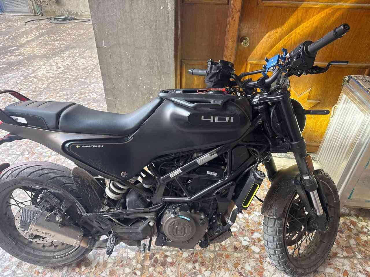 401 husqvarna Svartpilen الغنيه ع تعريف
مكينه 401 رقم وسنويه بغداد الجديد 

موديل 23 كفاله عامه من التاير للتاير مبيهه اي نقص ومكفوله وياهه زوج تايرات جديد هم احتياط 

الدراجه ماشيه 15 الف اخت الزيرو والنشاط   سعرهه 42 وبيهه مجال بلعراقي 6 ملايين ونص  مكانهه بغداد السيديه واليجي ما ارجعه 💕 ***********
