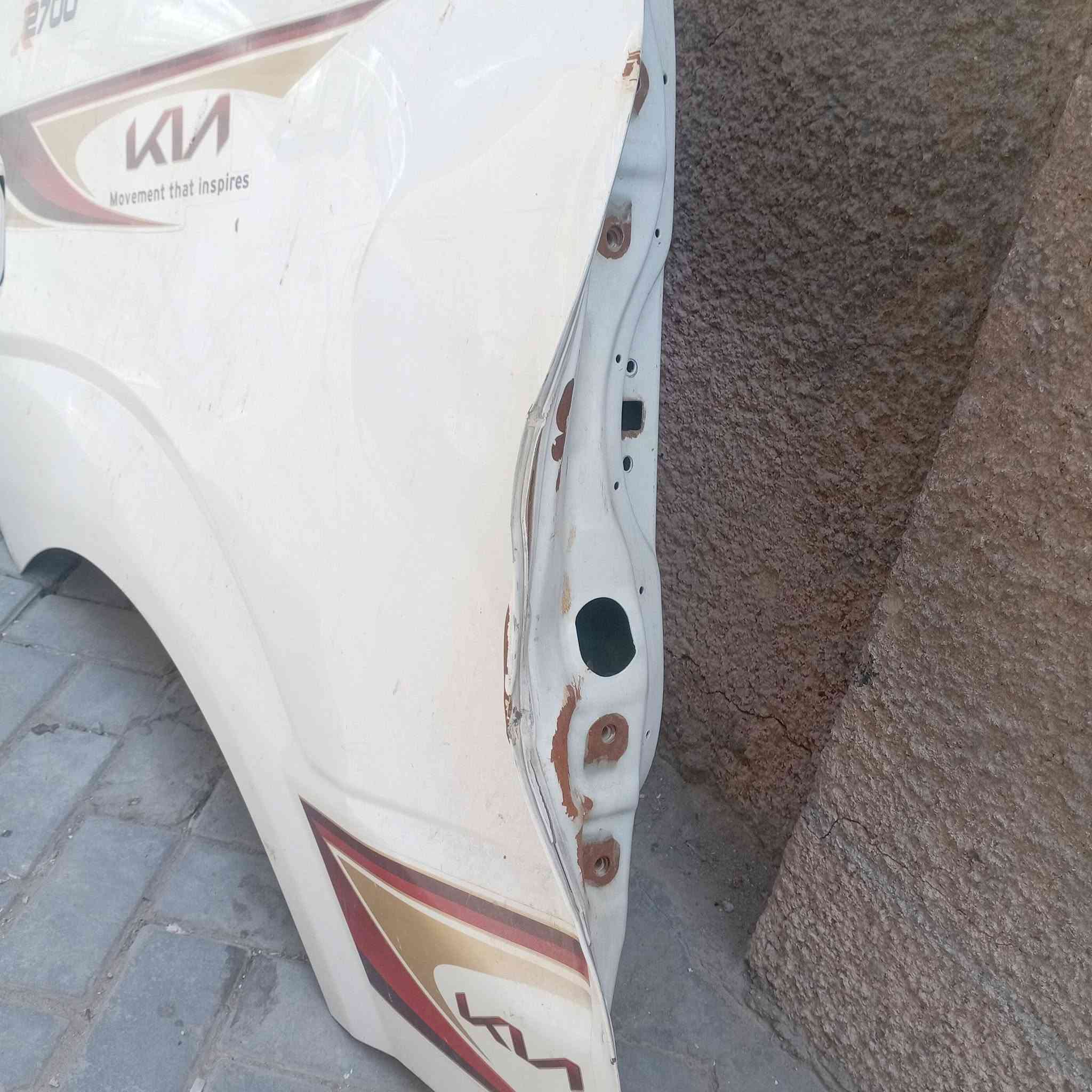 سلام عليكم ورحمة الله
شاب باب كيه حمل للبيع ودعاميه باب بي ضربه الي موضحه بالصوره ودعاميه اماميه بيه ضرر بسيط نضافته ٩٧ بلميه السعر انطي الي يرضي بي الله  وهاذ رقمي *********** بي وتساب كذالك للعلم باب ودعاميه بلاديات بس مجرد بي هاي ضربات مكاني بغداد مدينه الصدر
