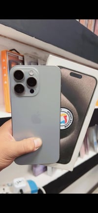 ايفون 15 برو ماكس ذاكره: 256  بطاريه: %89 النظافه: 100‎%‎  نسخة الشرق ...