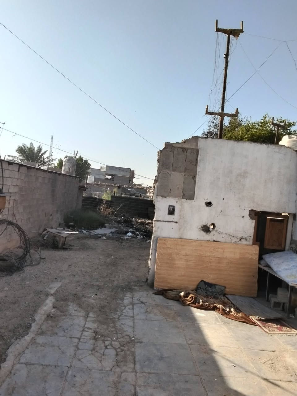 قطعه أرض زراعي للبيع مساحتها 882م واجهه 9 ونص ونزال 33 ع شارعين أمامه وخلفها سعرها 60 مليون وقليل لتفاوض العنوان زعفرانيه شارع المعهد قرب المنصه لاستفسار ***********
