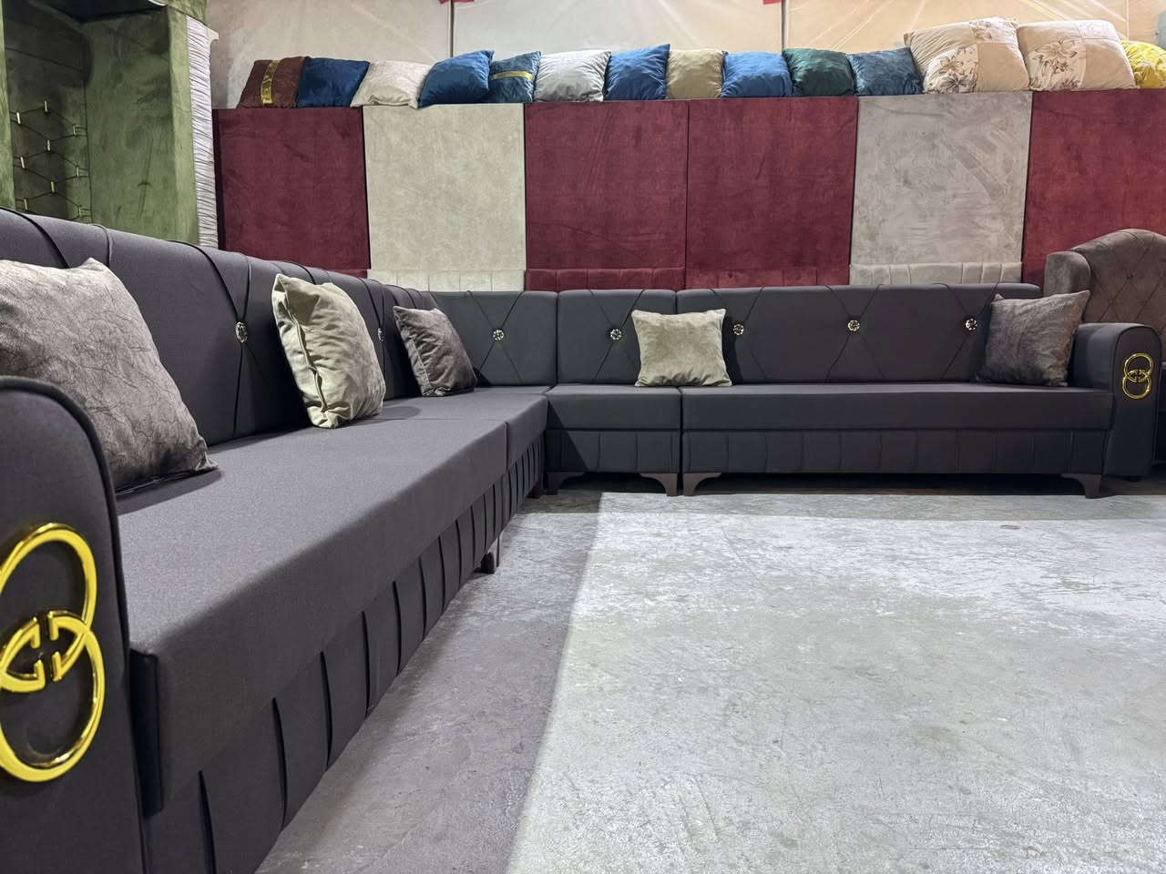 دواوين جديده ما مستخدمه شغل درجه اولى لقماش خاولي و قديفه شرط الضمان سنه بأسعار مناسبه السعر ((خاااص)) للستفسار ***********
نگدر نشتغل تفصال حسب الطلب 👉👉👉
يوجد توصيل كافه مناطق السليمانيه 
عنوانه ..بكرجو شارع عوال مقابيل حديقه كوستجم او مدرسه شنيار للبنات ((معرض حذيفه))
