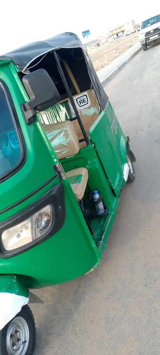 السلام عليكم تكاتك البيع 21 شهر 11 سعر 7 250 وبيها مجال قليل مكانه البصره قبلة سوق  الكبير قرب  المستوصف***********
