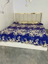 تخت مزدوج • نظيف • سمود