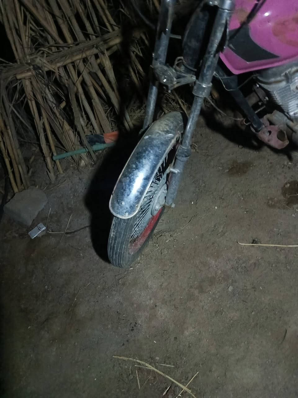 دراجه كلك للبيع بس بيه قطع نار ماكنيت ماعرف شنو. 150بيه مجال


**إذا كنت صاحب هذا الإعلان وتريد حذفه لأي سبب، رجاءا أرسل رسالة إلى الدعم الفني**