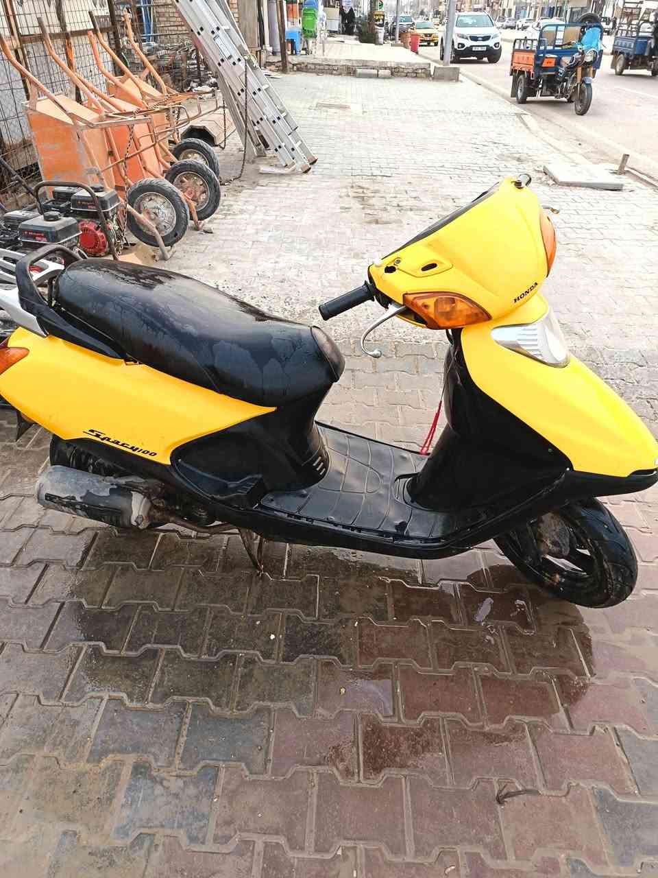 سلام عليكم سبيسي ياباني للبيع مكاني كوت خاجيه دراجه ناعمه ما بيه اي نقص عدا السلف
***********
