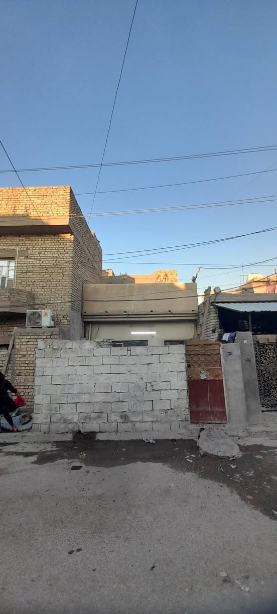 السلام عليكم بيت ١٠٠م واجه ٥ نزال ٢٠ بي استقبال وغرف عدد ٢ وحولي البيت كامل التفاصيل الفيديو العنوان الدوره نهاية الميكانيك قبل مدخل هور رجب غير متواجد على الفيس خابر وتدلل***********
