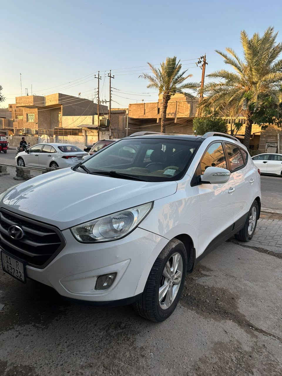 توسان ٢٠١٤ خليجي بنرامة كامرة بلمراية اصلي سيارة مكفولة فقط باب الصدر مصبوغ اثر شخط مصبوغ بمكانة اشاير بلمري دسك خلفي امامي السعر ١٤٥ وبيهة مجال للشراي سيارة خير من الله محرك وكير وشاشة الاتصال على الموبايل *********** و*********** ثنينتهن بيهن واتساب ويوجد سونار مع الصور
