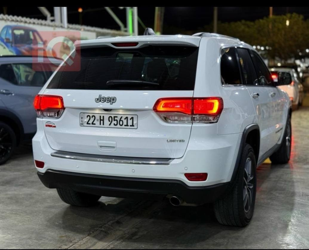 جيب كراند شيروكي 
موديل 2022 
مواصفات ليمتد 
لون ابيض ثلجي 
محرك6 سلندر 3600 مامفتوح شرط 
رقم اربيل جديد 
ماشي 77 الف ميل 
الضرر كلين بدون صبغ 
السعر 315
للاستفسار *********** كركوك, العراق
