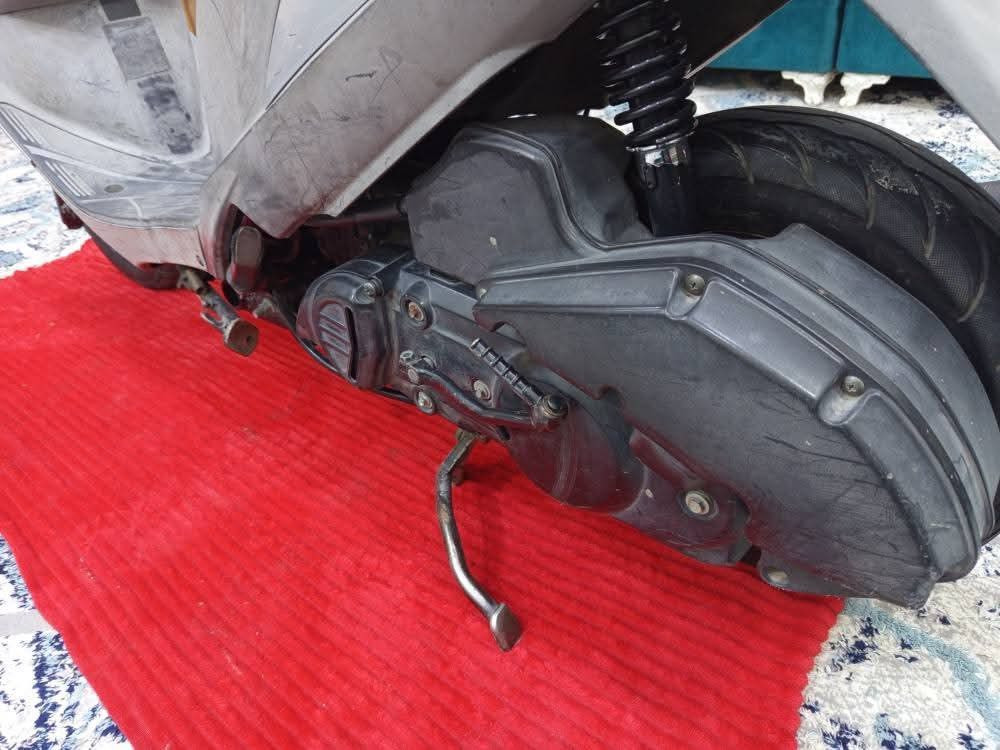 السلام عليكم دراجة ادرس ياباني كوم حديد
كهربائيات كلها شغالة والمحرك مابي شي نضيف فقط اويل بم متفلش وراجز السلف متفلش 
سعر ٢٠٠قفل
رجاً الشراي يطب خاص


**إذا كنت صاحب هذا الإعلان وتريد حذفه لأي سبب، رجاءا أرسل رسالة إلى الدعم الفني**