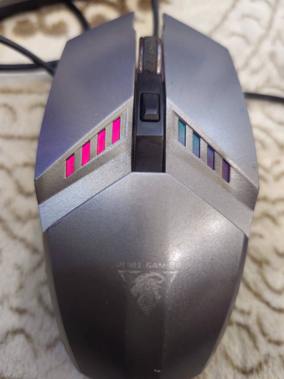 تجميعه للبيع
المعالج: Intel Core i5-9400F (جيل تاسع، 6 أنوية).
​كارت الشاشة: NVIDIA GeForce GTX 1050 Ti 4GB.
​الرام: 16GB (dual channel).
​التخزين: SSD 128GB (لفتح النظام والألعاب بسرعة) + HDD 1TB (للملفات والألعاب).
​اللوحة الأم (Motherboard): ASUS Prime H310M-K R2.0.
​الباور سبلاي: Neutron Electron بقوة 700W (أداء مستقر وعالي).
​الشاشة: MSI Gaming Monitor 144Hz (سريعة جداً وتجربة لعب سلسة).
​الملحقات: ماوس وكيبورد من شركة Jedel.
​ملاحظات:
​الحاسبة مفحوصة بالكامل ولا توجد فيها أي مشاكل.
​النظام ويندوز 10 برو نسخة أصلية.
​التبريد والأداء ممتاز ومناسبة جداً للكيمنك


**إذا كنت صاحب هذا الإعلان وتريد حذفه لأي سبب، رجاءا أرسل رسالة إلى الدعم الفني**