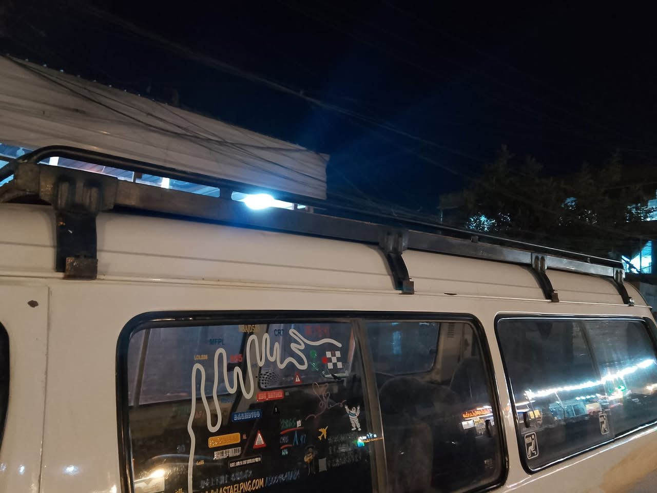 السلام عليكم سوبايه فتون نضيفه سعر 80  ويل فتون بلادي سعر 30 زوج تاير نضيف حجم 15 ار 195 سعر 70 زوج تاير نضيف حجم 205 70 15 سعر 60 زوج مري فتون سعر 20 مكان بغداد قرب تقاطع درويش اي ستفسار ع رقم ملاحظه خاص ماعندي ***********
