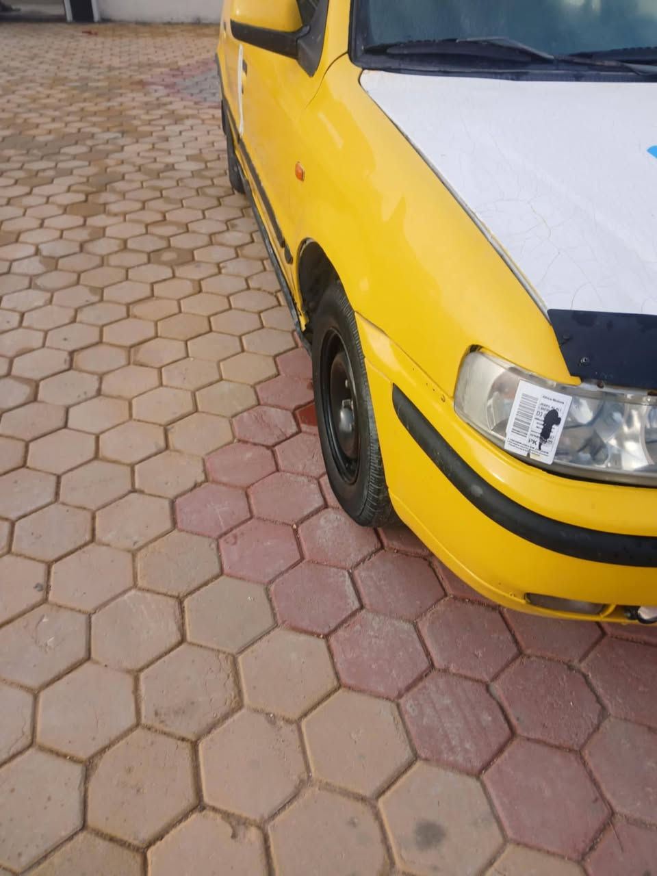 سلام عليكم سمند للبيع مصبوغه عام بدون ضربه سياره كير ومحرك مابيها شي كهربيات شاشه كلها شغاله كبل للشارع 26 وبيها مجال ***********كربلاء
