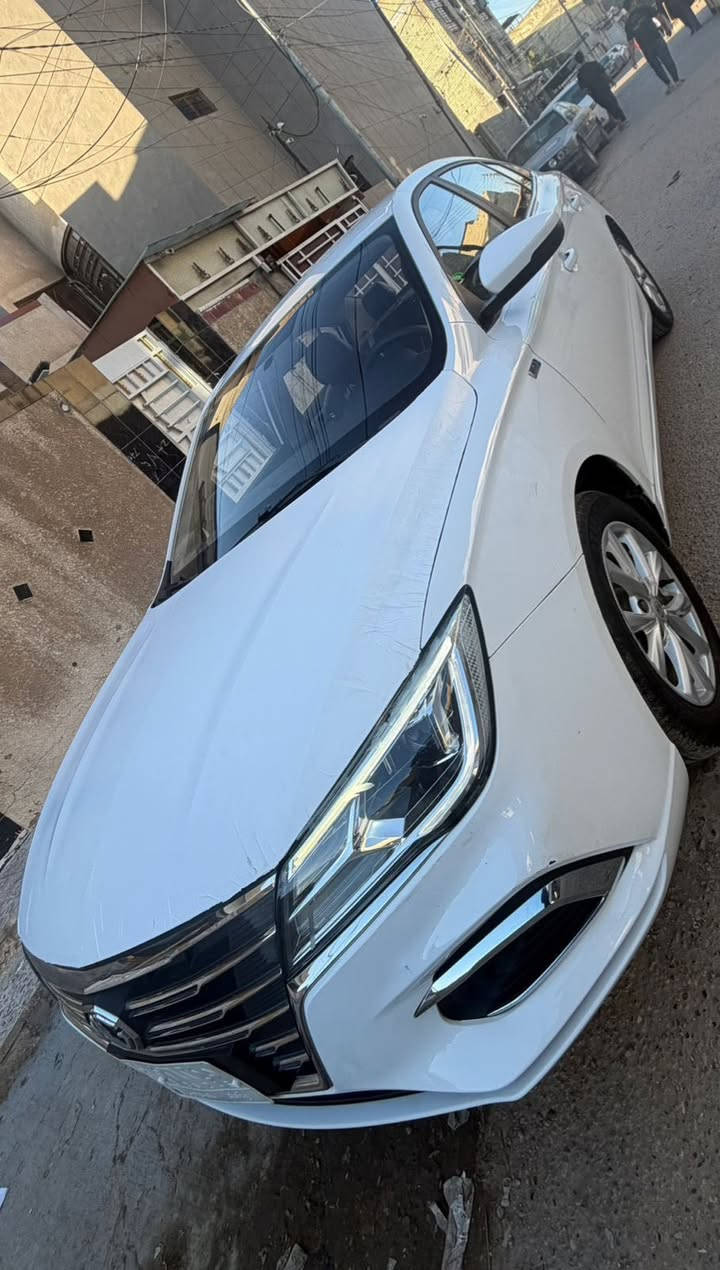 سلام عليكم للبيع MG5 موديل 2024 رقم بغداد باسمي تحويل ثاني يوم 
سياره ماشيه 41 الف حقيقي 
سياره مواصفات فول عدل الفتحه تحكمات بصمه LED محركها 1500. مكاني بغداد البياع تقاطع درويش
سعرها 110 بيها مجال ترايها زيرو امانه الله ملاحضه سياره بيها بارد بجاملغ الامامي كد شبر وجاملغ خلفي 3 اصابع***********
