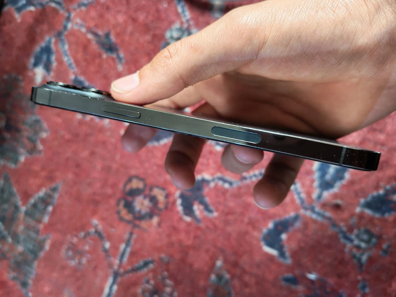 سلام عليكم ايفون 13برو ماكس ذاكره 256 جهاز نضيف ما مبدل بي اي شي نموذج M  بطاريه 93 معلايه جهاز وين متريد فحصا ما مبدل بي اي قطعه فقط بصمه الوجه عطلت ب تحديث وتتصلح سعر 600 بي مجال بصيط مكان بغداد وقم *********** موحود واتساب
