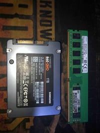 عندي هاي القطع للبيع    رام سامسونج DD4 8G  يعمل للسيرفرات  والورك ستي...