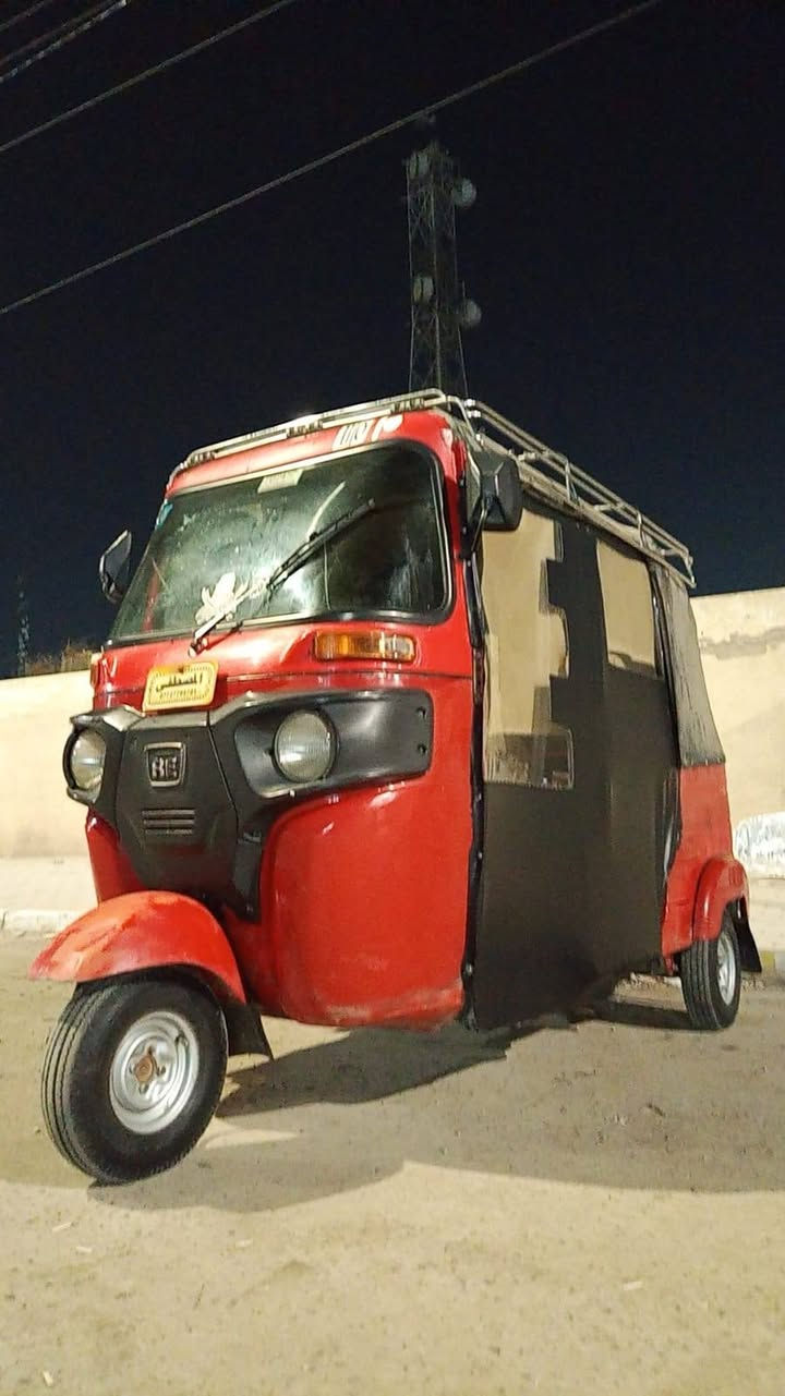 سلام عليكم تكتك مديل 2017/12/22
مرقمه واسط انكليزي وداخله هزه لوحات طالعه بسمي مداور ثاني يوم
معمره دوس امامي خلفي يحتاج بس صبغ
التكتك خير من الله
مكينه تخبل كلجات جديد شركه تخم بنزات 
تخم تايرات جديد ابو طلقه
كهربايات كله شغاله
التكتك مال جناي
السعر4750 وبيه مجال
ملاحضه السيبايه مو ياهه
خاص ماكو 
رقم***********
