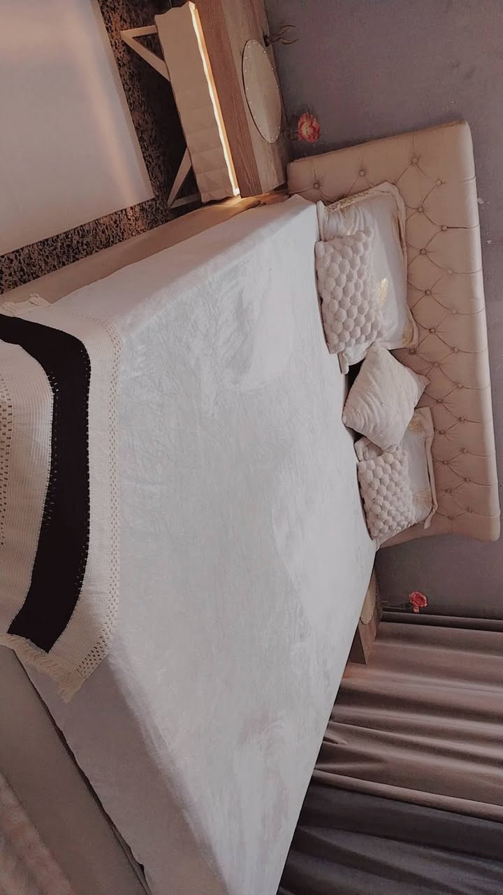 غرفه نوم تركي درجه اولى بدون ضرر جربايه جك مخزن غرفه كلش جديده خشب بلوك تركي أصلي اناره شغاله  نظام هايدروليك ضد الرطوبه تحتوي على ٨ قطع ابواب تلاثه وقطعة وحده سلايت موديل حديث ملاحظة غرفه بدون دوشك المكان بغداد (السعر مليون و٢٠٠)


**إذا كنت صاحب هذا الإعلان وتريد حذفه لأي سبب، رجاءا أرسل رسالة إلى الدعم الفني**