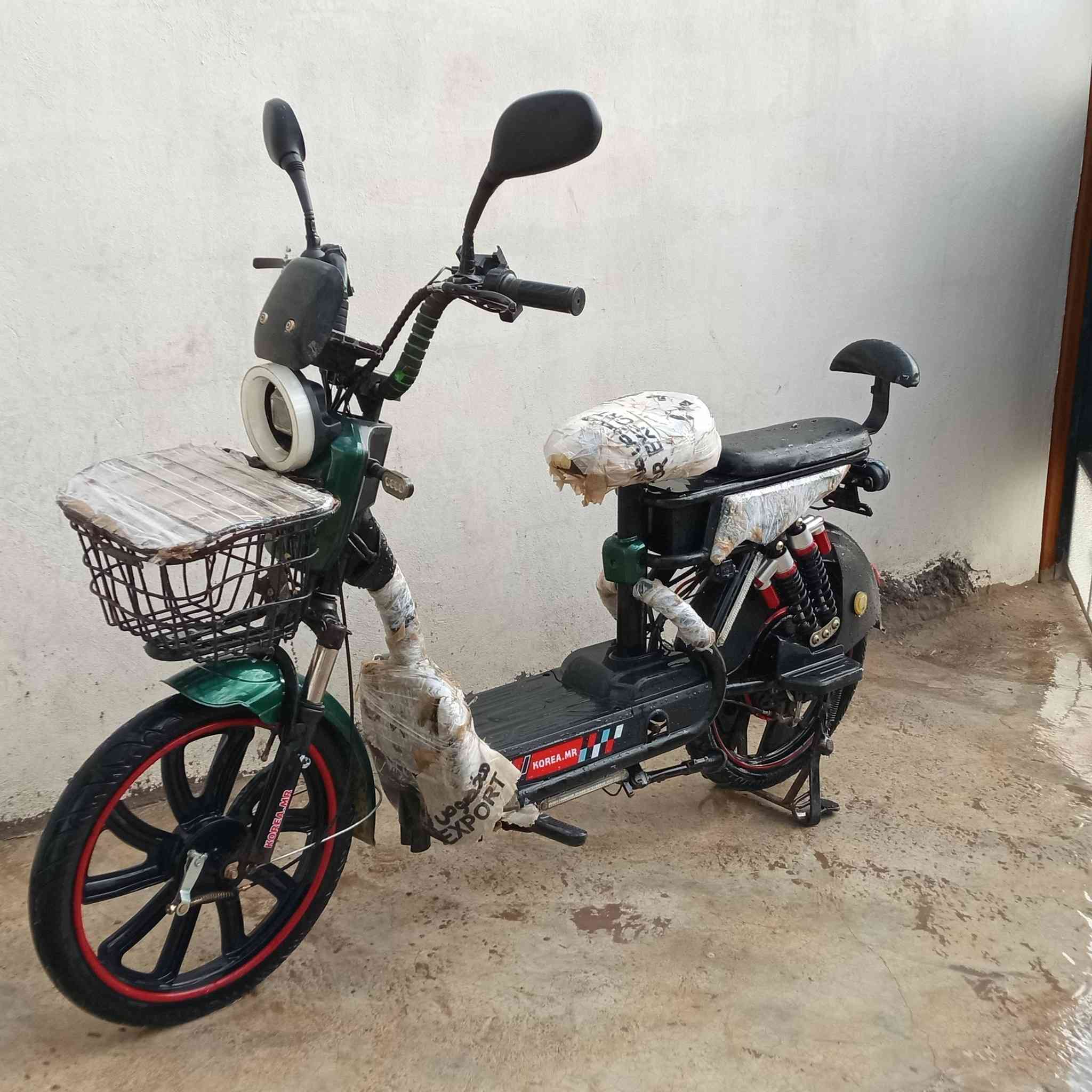 دراجة شحن للبيع  KOREA. MR
موديل 2024

بطاريات فوول 

دبل اشارة 

اشارة جانبية 

لايت 

سرعة 99

5بطاريات 

السعر 350 وبيه مجال 

مكان كركوك

للتواصل ***********
