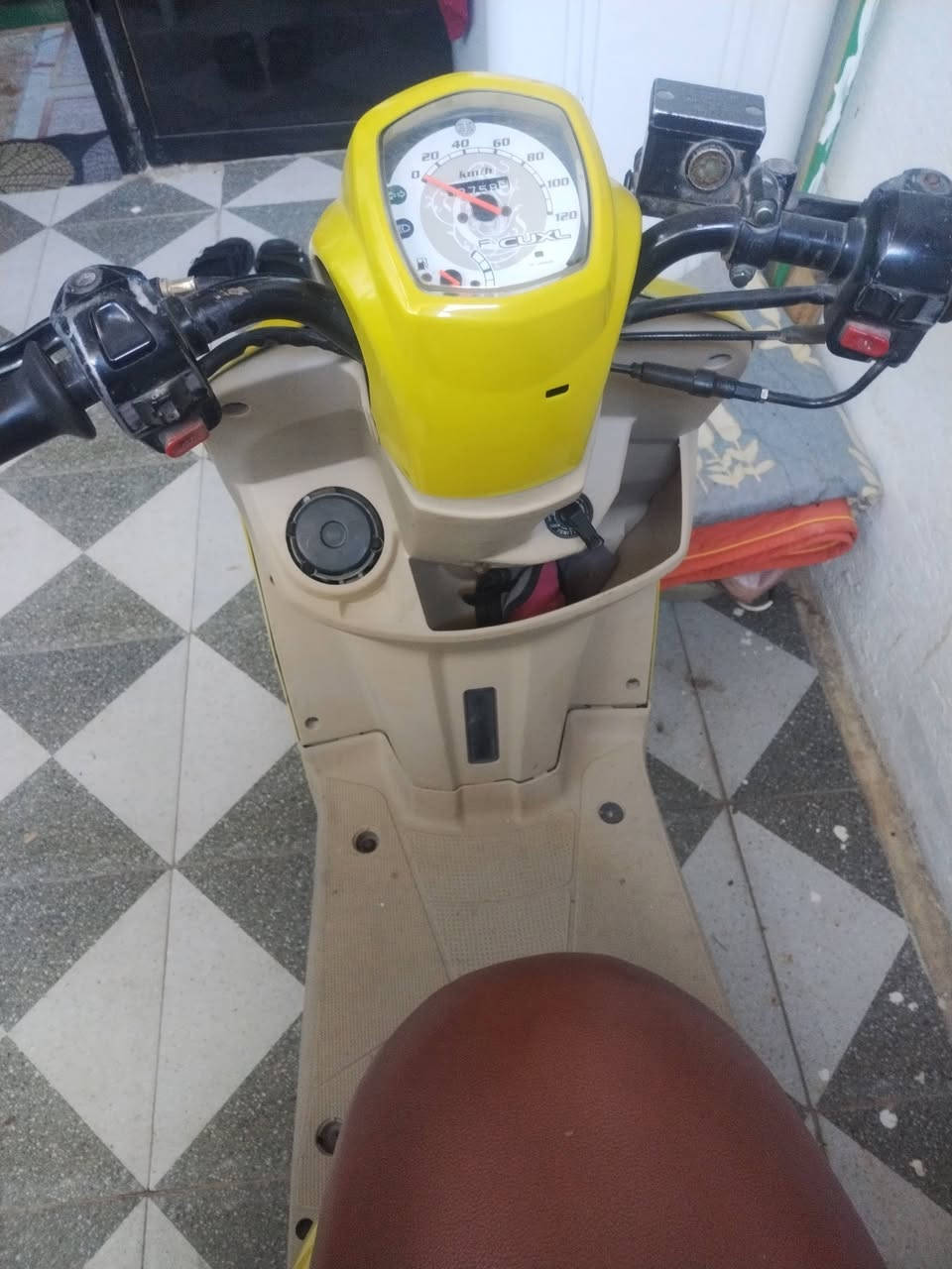 السلام عليكم
ماكس بوليسي نوزل للبيع
الدراجة نضيفة وحلوة خير من الله
بيها نقوصات بسيطة كلش
مبدل بيها بس ولفات على أيدي
شعلة ومعدل كهربائيات شغالة
أوراق كاملة السعر ٦٥٠ الف وبيها مجال
مكاني بغداد الشعب نهاية حي اور سبع قصور شارع المشروع
*********** واتساب لو ماسنجر
