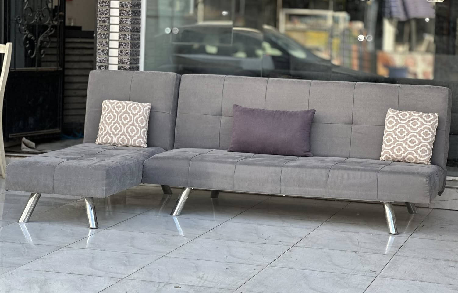 كورنر  تركي  ماركه FUTON   من هوم اسطنبول نضافه جيده جدا    هيكل بل كامل حديد  مقعد طبي فول  بوليستر قماش كتان  نضام السرير  كلش  واسع  قياسات الكورنر 260 سم 150 سم والقيسات عكس يمين ويسار عنوانه أربيل زانكو 99 قرب مطعم كص سنگر يوجد توصيل ل بغداد ولباقي المحافظات *********** واتساب فقط (علي )
