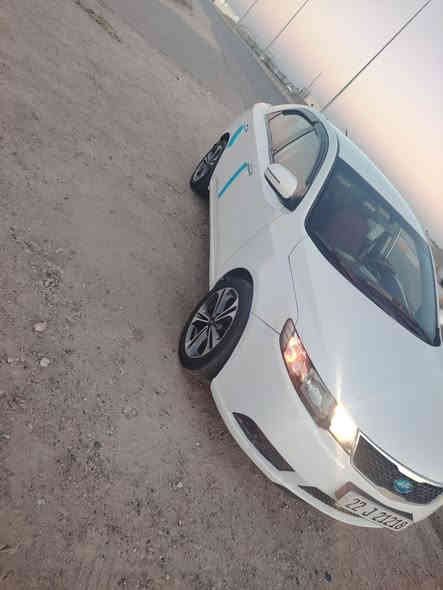 للبيع كيه سيراتو
موديل 2013 خليجي اابيض
محرك 16 مكفول
كير 6 نمر مكفول
تخم تاير / صدر جديد / تبريد ثلج /
/شاشه كامره / حساس خلفي أمامي
داخل اسود اب احمر / شفتات استيرن/
 بيه صبغ قطعتين الجاملق أو الباب الي خلف السايق أو بيه بارد
السيارة كامله أو مال جناي
السعر 100$ أو بيه مجال
العنوان الأنبار الرمادي
التواصل عله الرقم *********** أو ***********
