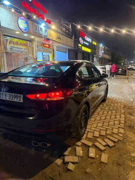 السلام عليكم
النترا 2018 وارد امريكي للبيع 
مواصفاتهة عادية نص فول
ماشية 122 الف 
رقم بغداد الجديد بأسمي تحويل ثاني يوم 

حادث امريكا قطعتين باب الصدر والجاملغ الايمن 

بدون دواخل وصور الحادث مرفقة بلمنشور 

وبلعراق بيهة مسطرة الصندوك. صبغ وهلال الجاملغ 
الخلفي الايمن 

البنيد مفتوح فقط لا مبدل ولا مصبوغ
والدوس صبغ

كير مكينة. لغود شواصي كفالة بشرط
مكاني بغداد شارع فلسطين 
السعر 121 وبيهة مجال 
***********
