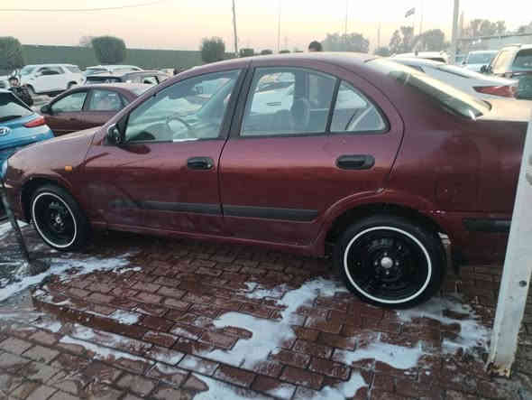 السلام عليكم نيسان سني موديل ٢٠٠١ ياباني اصلي
كير اوتوماتيك جديده السياره مال بيت تخم تايرات
حداديه امامي خلفي شادهن جدت مكينه مكفولات
تبريد ثلج كل كهربائيات شغالات ..تجي وشوف ابعينك

ملاحضه،🤔🤔🤔🤔
السياره طرف ثالث يعني صاحب السنويه بس وكاله 
ايسويلك وتدلل..السياره بيهه صبغ جاملغ وبنيد اثر جراد
والباقي مكفول السعر ٤٣ورقه وبيهه مجال بصيط
مكان السياره سامراء..صلاح الدين...
‏‪0773 861 4013‬‏
