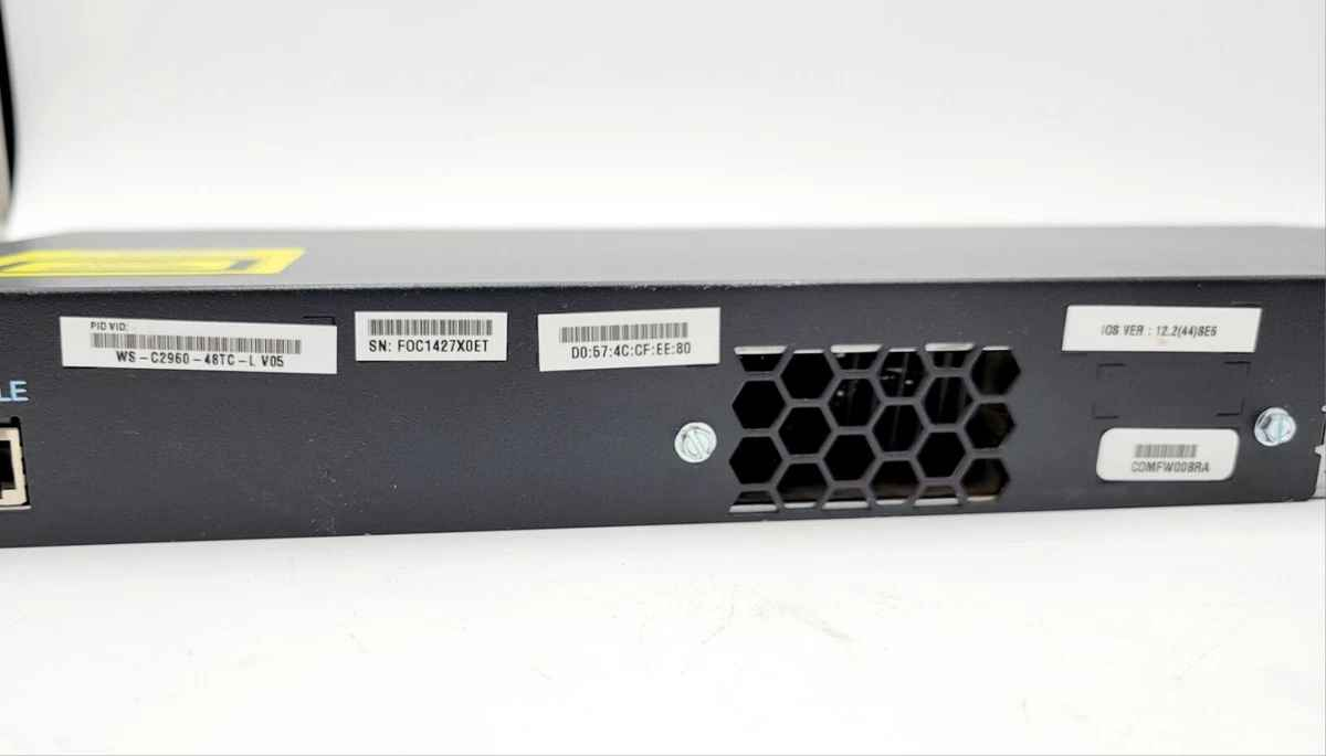 سوج سيسكو 2960 
48 بورت 
1 جيجا إدخال 100 ميكا إخراج 
السعر ٥٠ الف 
يوجد توصيل بغداد, العراق


**إذا كنت صاحب هذا الإعلان وتريد حذفه لأي سبب، رجاءا أرسل رسالة إلى الدعم الفني**